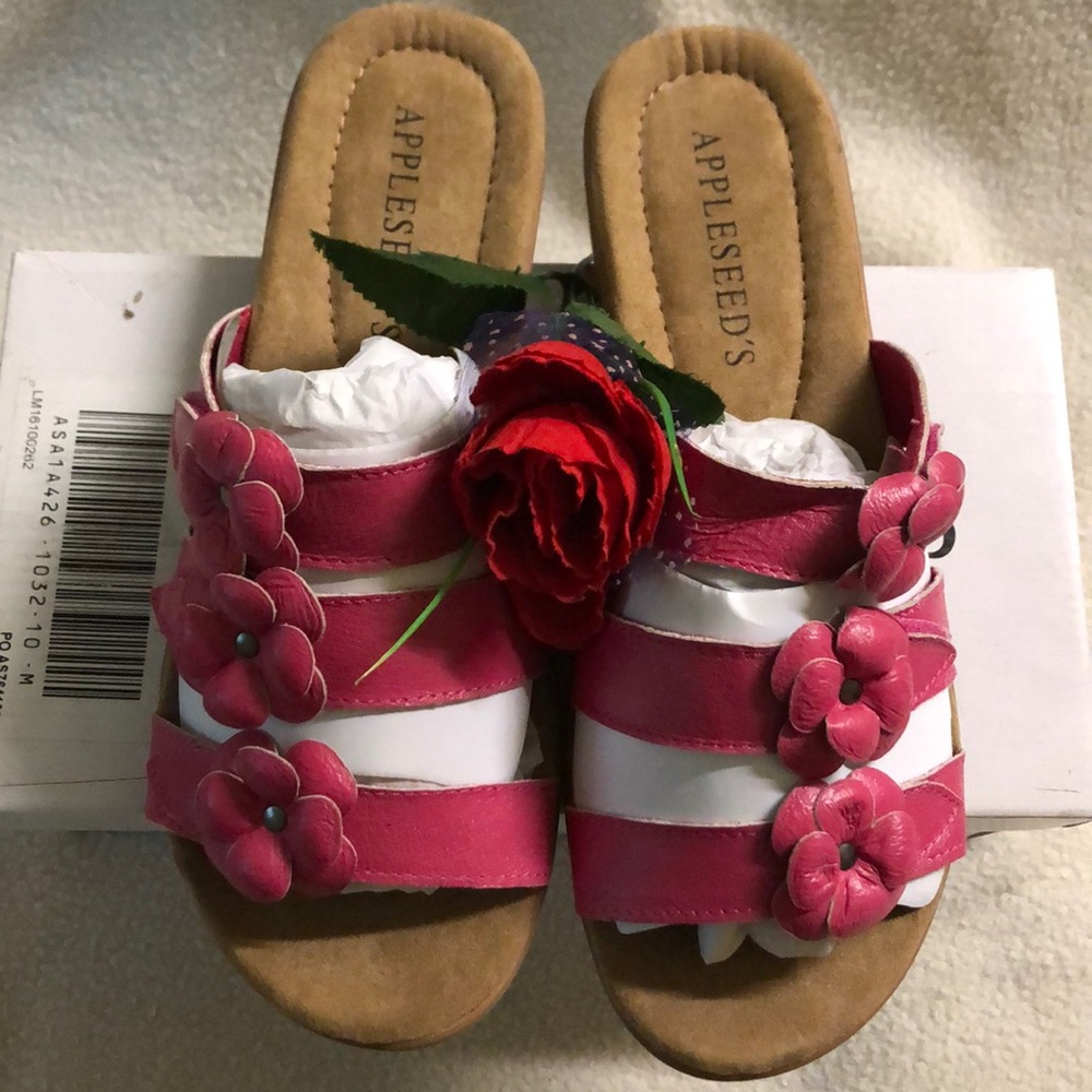 Appleseed’s Pink 🌸 Sandals